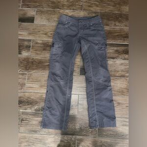 Kuhl women’s grey snap pants